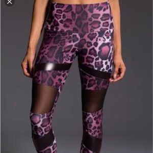 Onzie bondage mesh leggings M/L